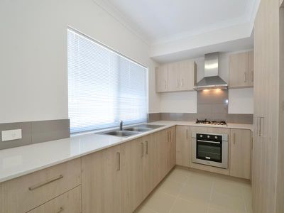 4C Stratford Place, Bentley