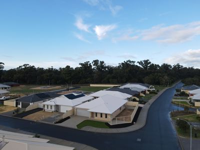 2 Lingard Loop, Usher