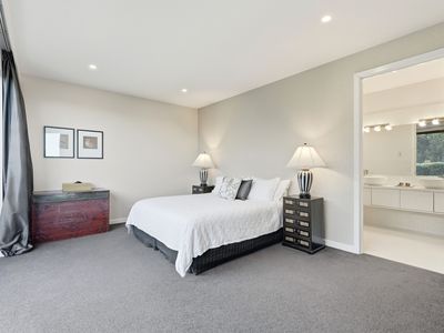 11903 Tasman Highway, Rocky Hills