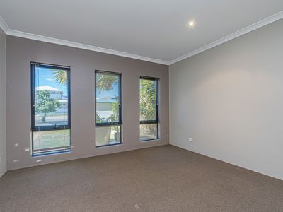 143 Lagoon Drive, Yanchep