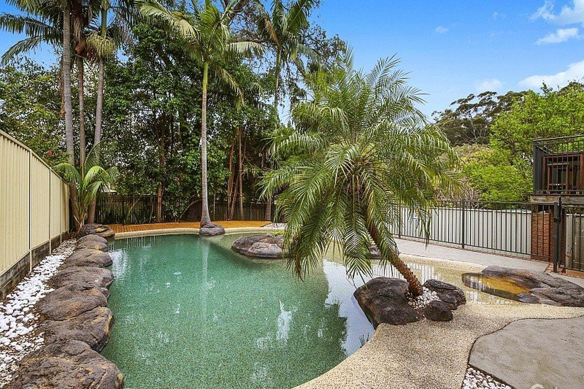 4 Tania Drive, Point Clare