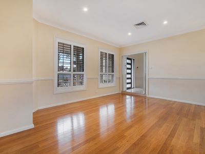 64 Greenway Drive, West Hoxton