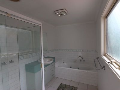 4 Sutherland Street, Geelong