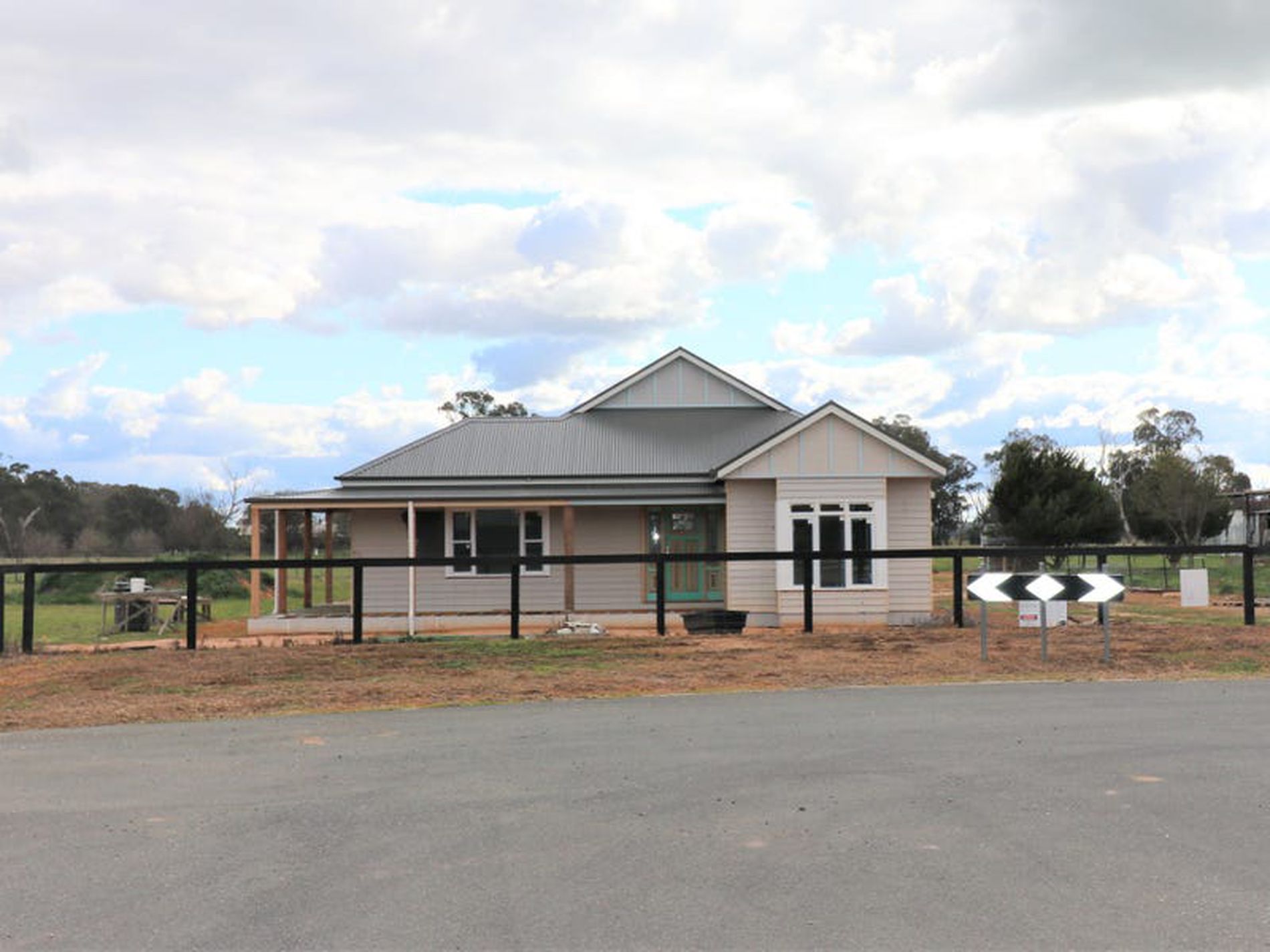 12 Farrah Place, Avenel