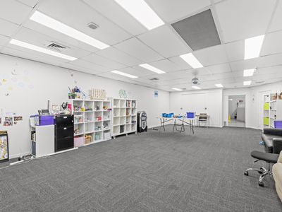 972 Logan Road, Holland Park West