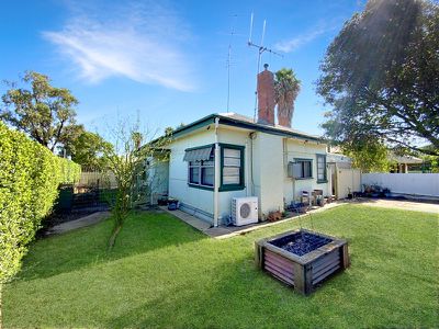 27 Queen Street, Forbes