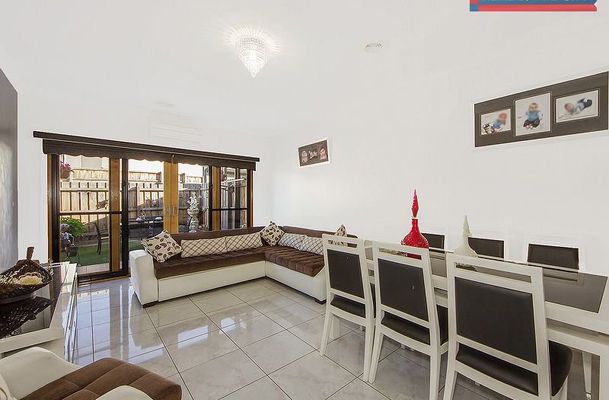 Unit 8 / 1-5 Heversham Grove, Greenvale