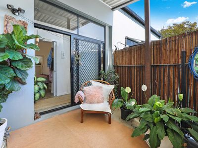 37 Amarina Avenue, Mooloolaba