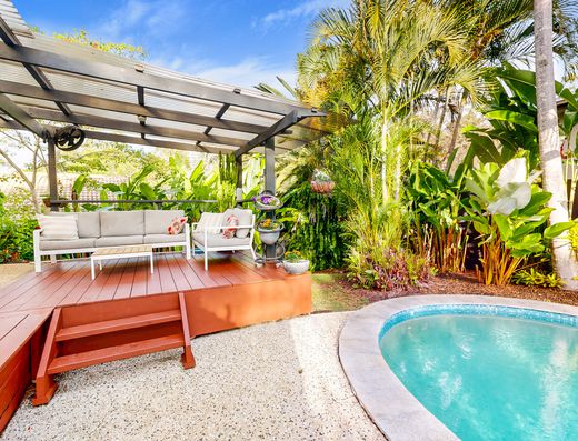 Tropical Family Retreat with Renovated Kitchen & Sparkling Pool image 13