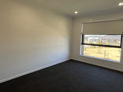 7 Rayer Walk, Tarneit