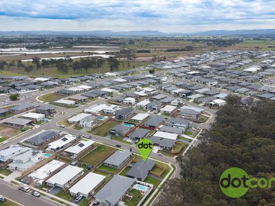 2 / 12 Aurora Way, Chisholm