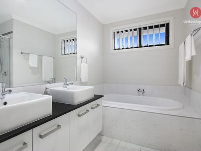 17 Regentville Drive, Elizabeth Hills