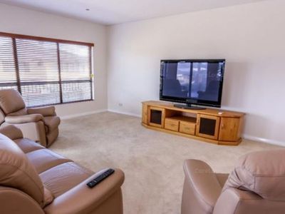 6 HOLYWELL STREET, South Bunbury