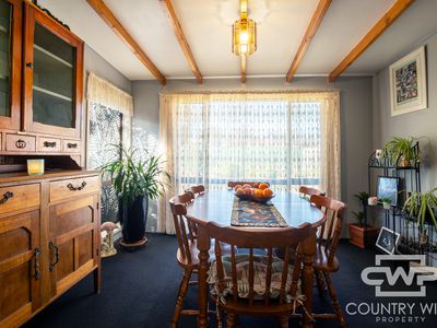 6 Coakes Street, Guyra