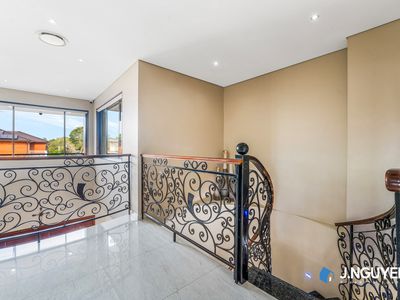 40 Oxford Street, Smithfield