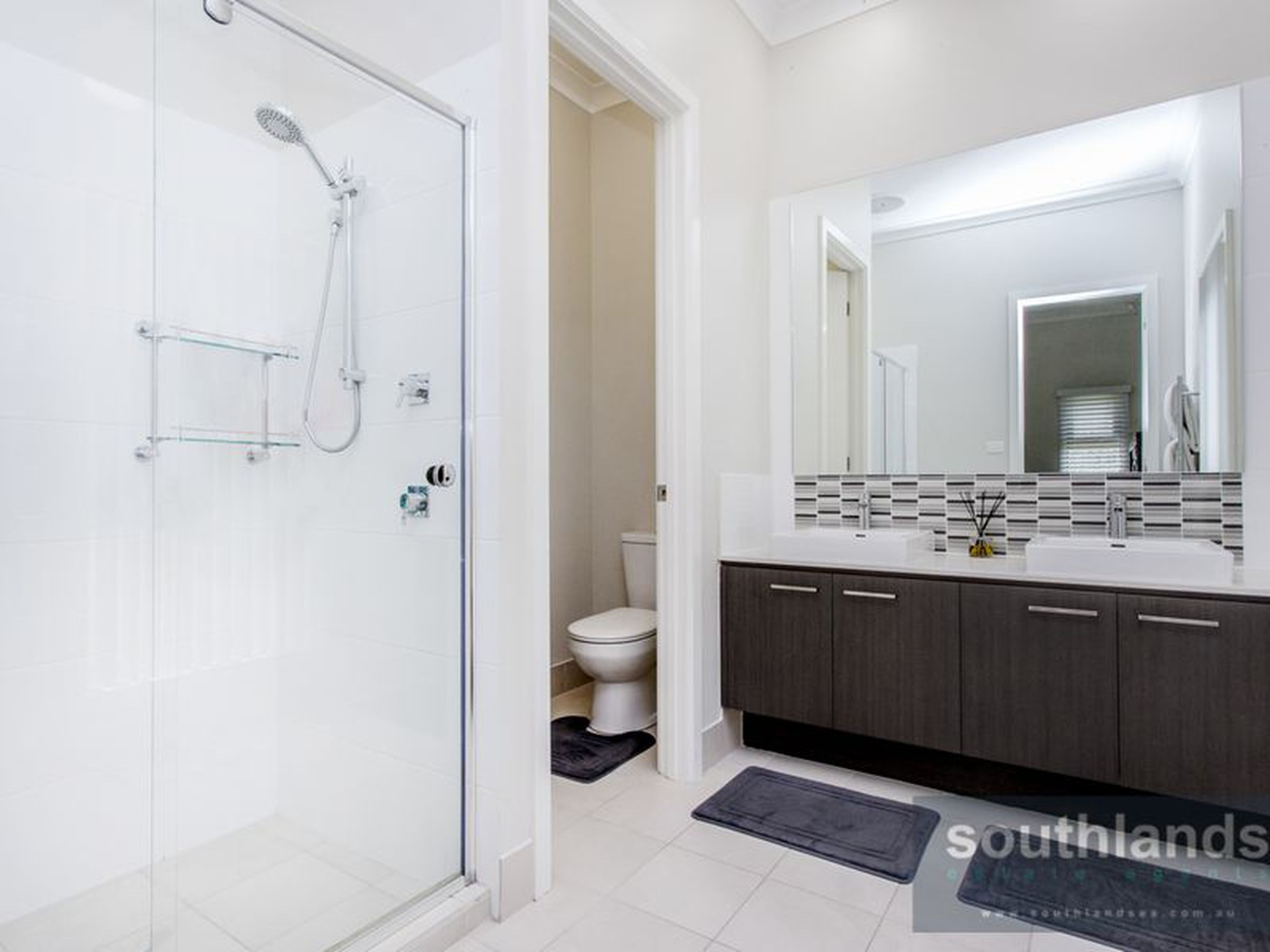 17 Equestrian Circuit, CLAREMONT MEADOWS