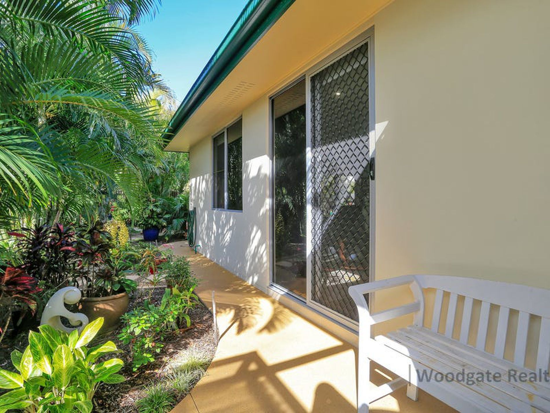 6 Rose Ct, Woodgate