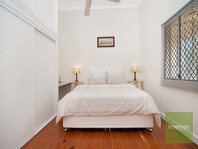 11 Estate Street, West End