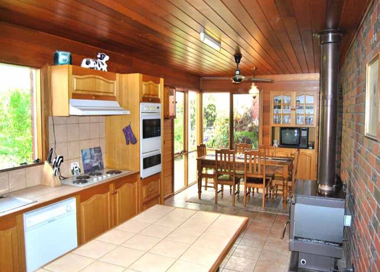 5 Denhill Court, Portland