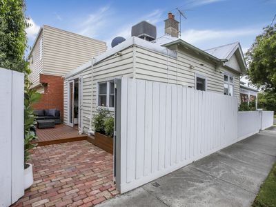287 Douglas Parade, Newport