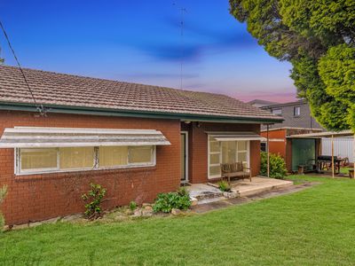 2 Tims Crescent, Guildford