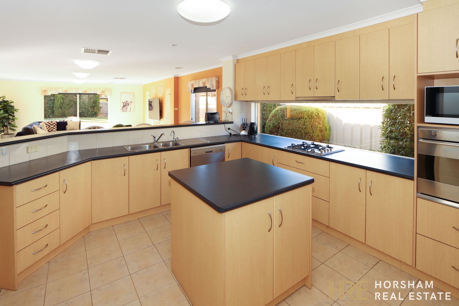 16 Burnett Street, Horsham