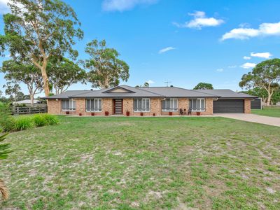 74 Angus Drive, Failford