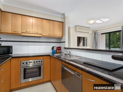 49 / 122 Mounts Bay Road, Perth
