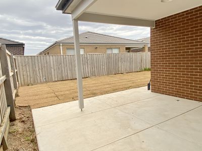 19 Ricotta Road, Manor Lakes