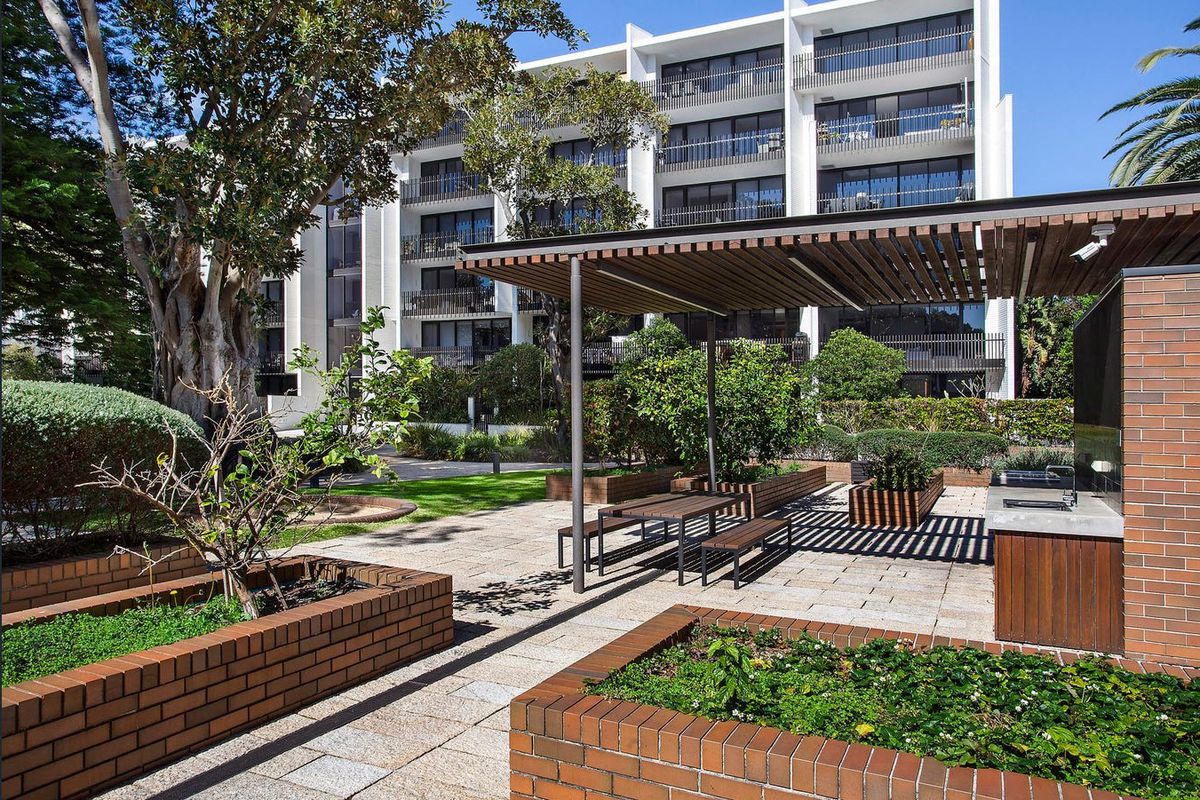 6409 / 32 Wellington Street, Bondi