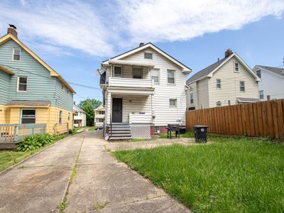 8422 Rosewood Avenue, Cleveland, OH, International