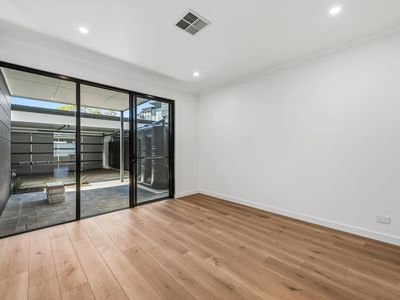 9E Elizabeth Street, Woodville West