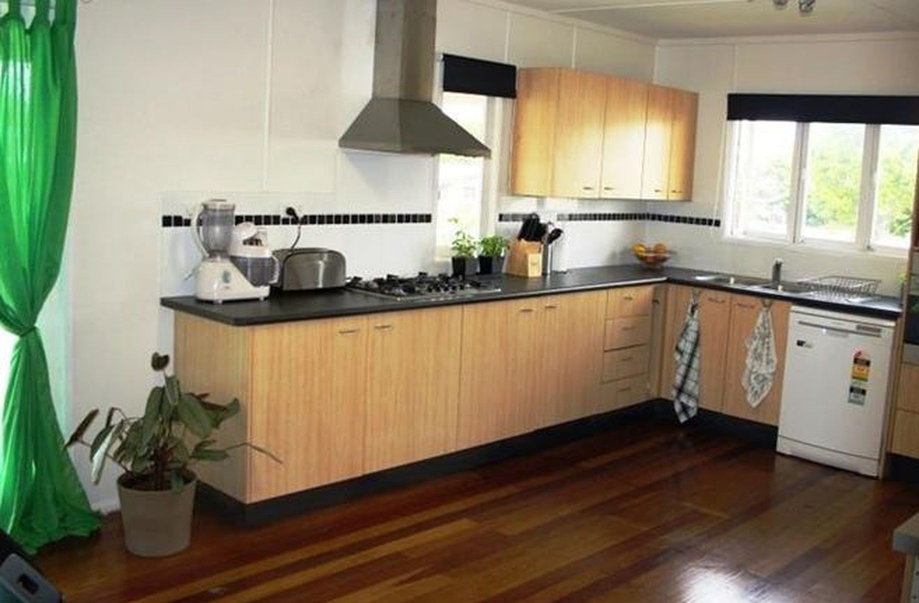 21 Mcneill Road, Kallangur Oxbridge Global Real Estate, Finance