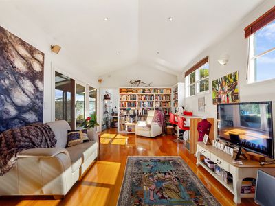 207 Desailly Street, Sale