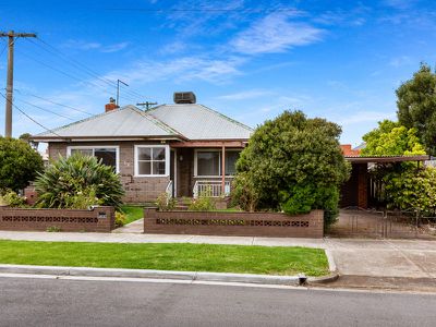 32 Camperdown Avenue, Sunshine North