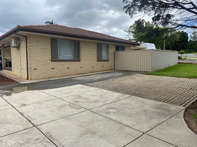 1 / 4 Sunnyview Crescent, Ridgehaven
