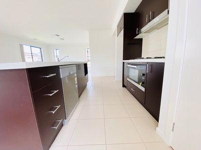 10 Partridge Way, Point Cook