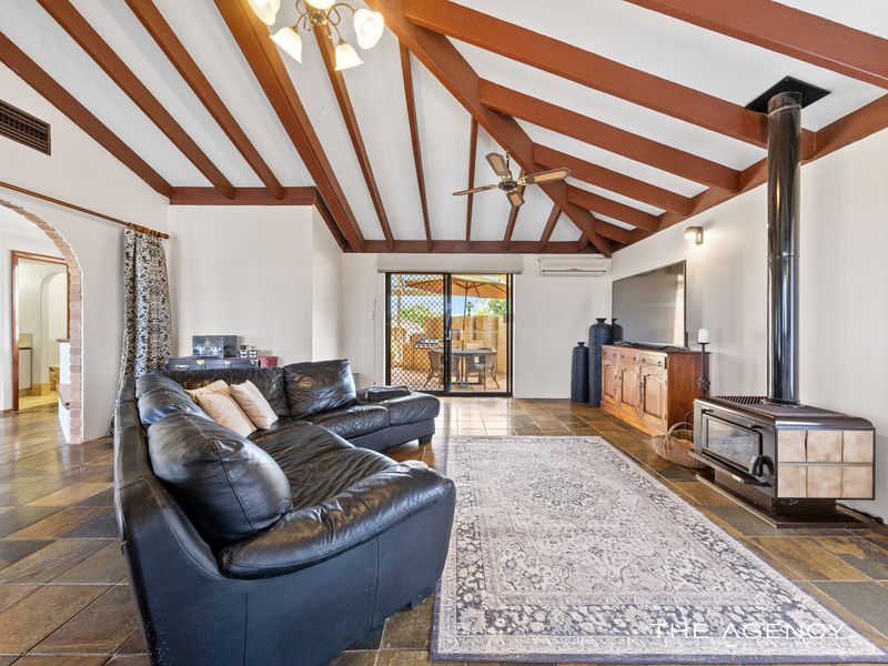 2 Priam Road, Silver Sands