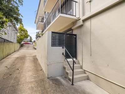 1 / 34 Miles Street, Clayfield