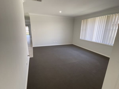 4 Graza Avenue, Dubbo