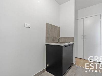 17 Chesney Rise, Officer