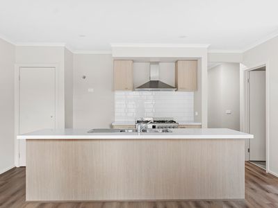 4 Levittown Rise, Werribee