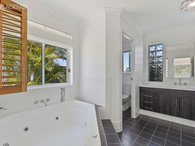 18 Bottlebrush Street, Kawungan