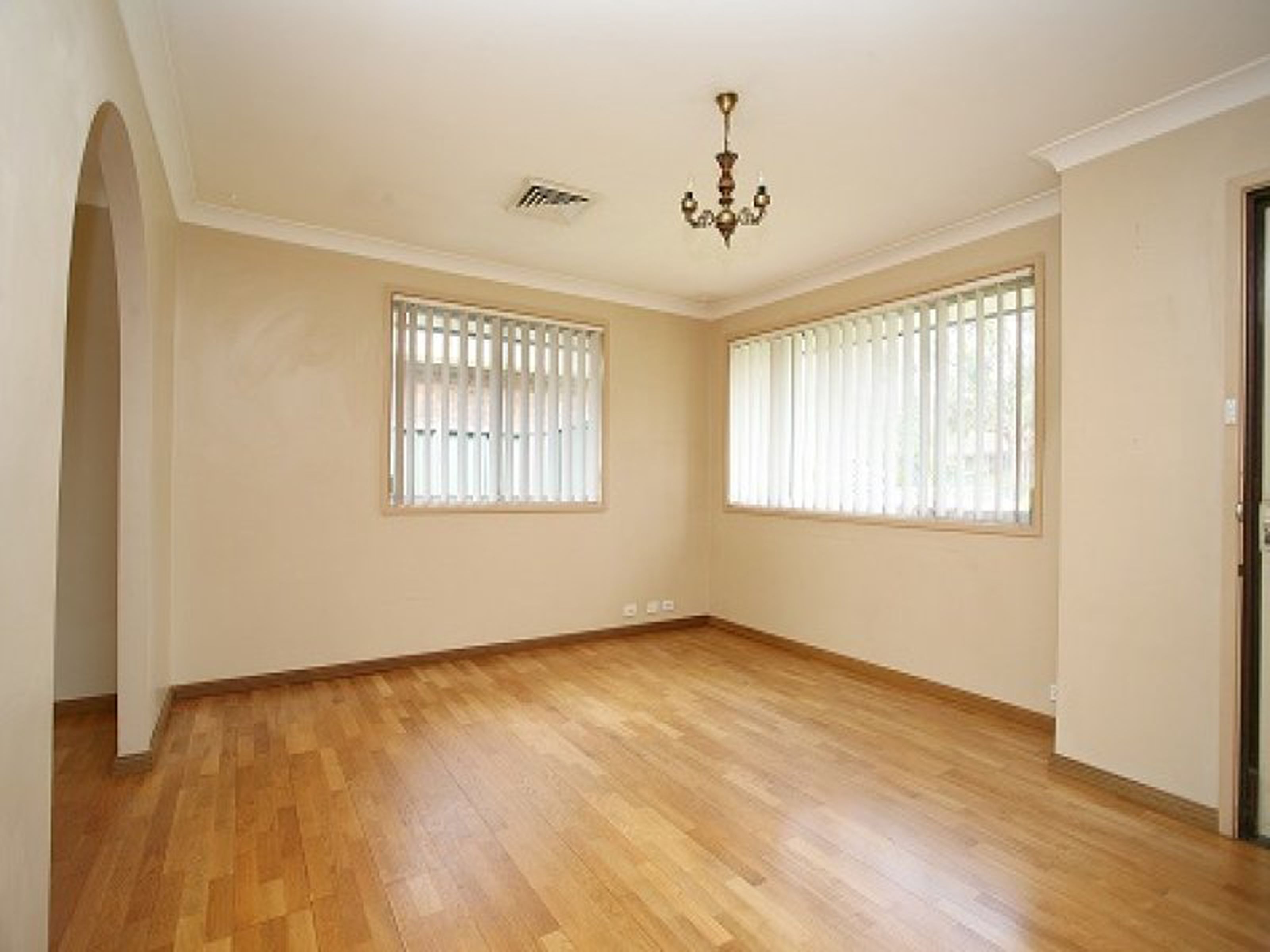 39 Armstein Crescent, WERRINGTON
