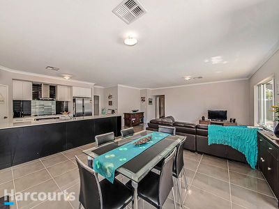 16 Hutt Court, Two Rocks