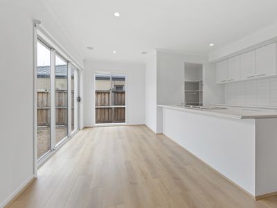 24 Urquhart Road, Tarneit