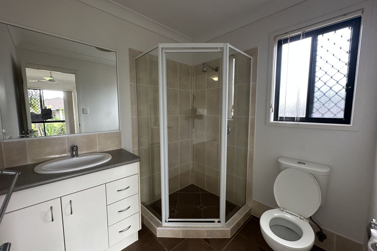 8B Koel Court, Warner