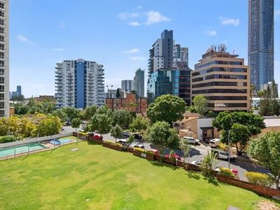 4E / 2 RIVERVIEW PARADE, Surfers Paradise