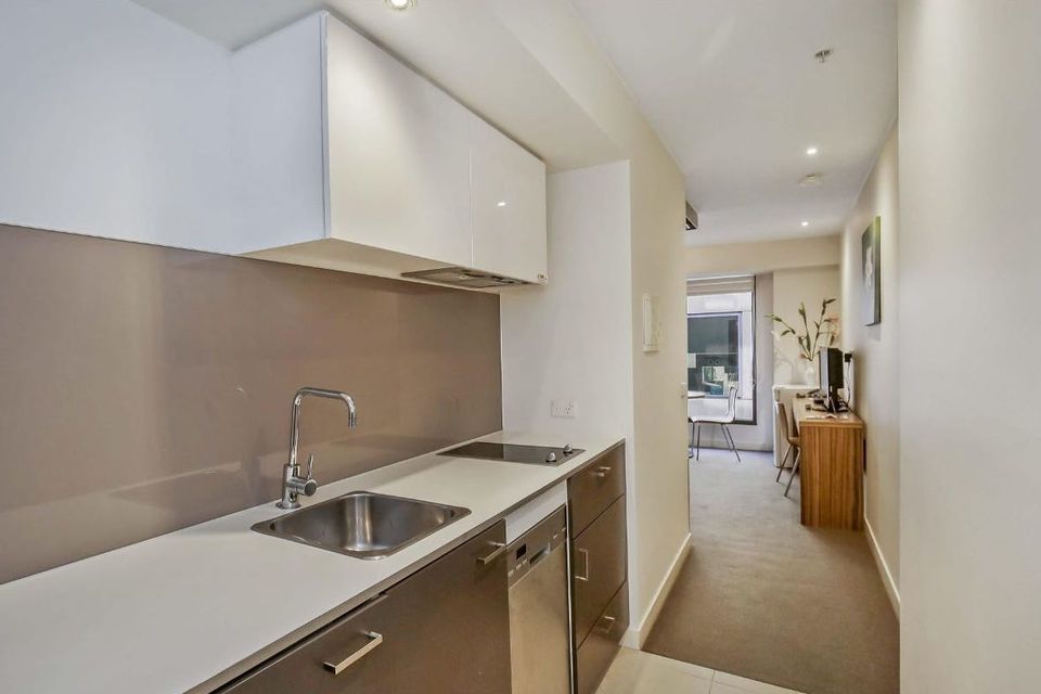 733 / 572 St Kilda Road, Melbourne