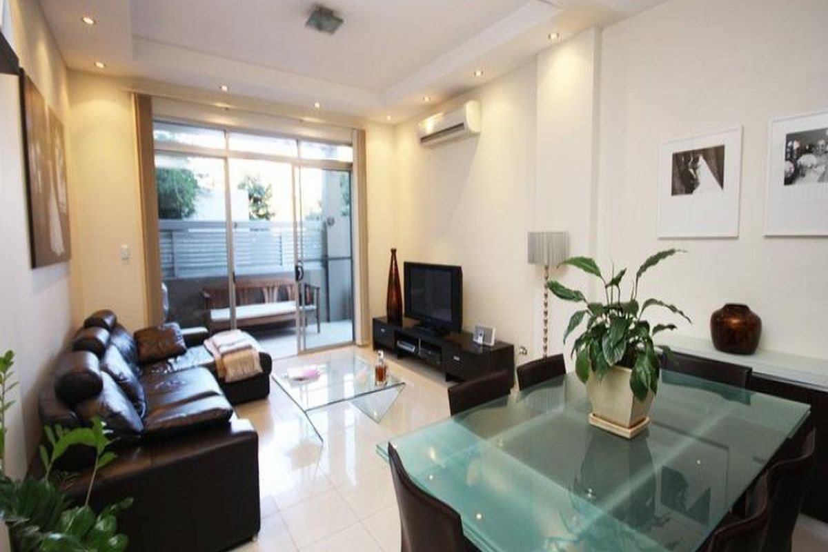 2 / 6 Hilts Road, Strathfield